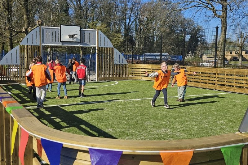 Nieuw schoolplein voor leerlingen van OCR en De Huifkar